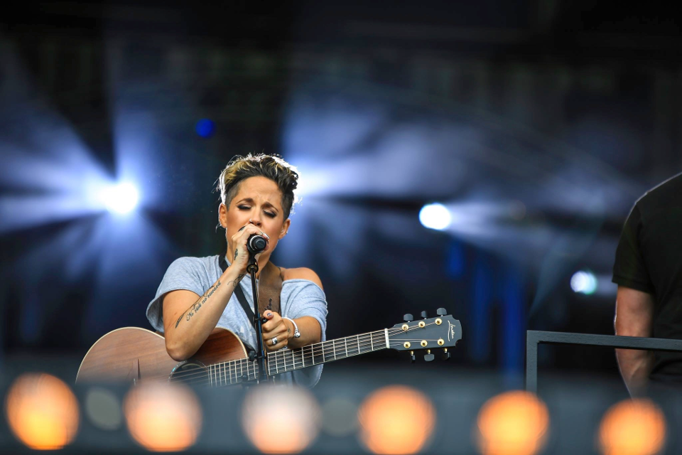 amy wadge on tour